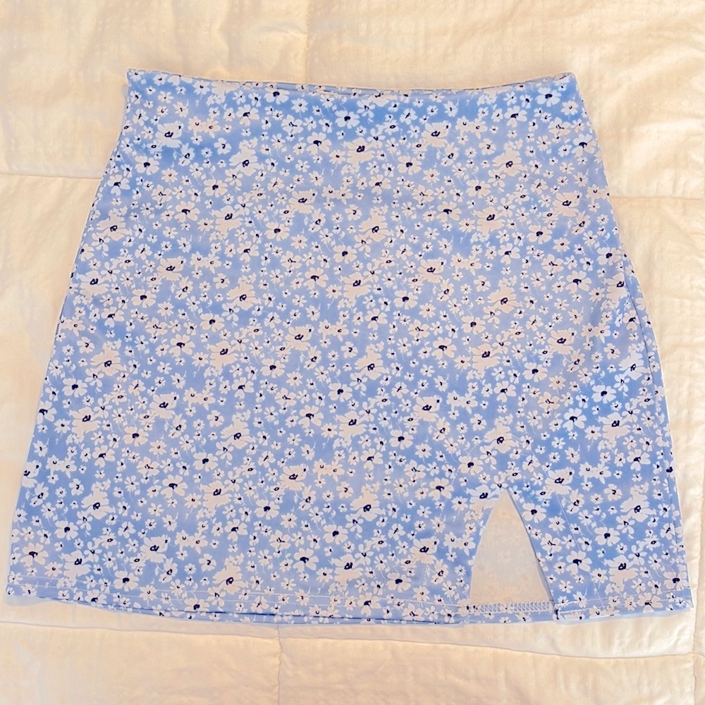 Brand new Romwe blue floral mini skirt